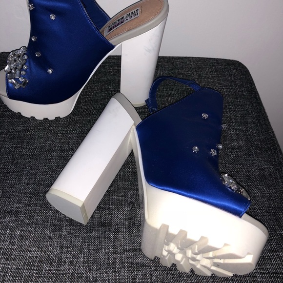 Lightly worn IGGY Steven Madden blue heel size 6.5 - Picture 6 of 8